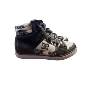 ⭐️ Women’s DC Manteca Slim Skateboard Shoes Size 9 Casual Athleisure Streetwear